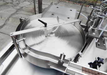 8ml、13ml、15ml裝眼藥水灌裝機(jī)細(xì)節(jié)圖